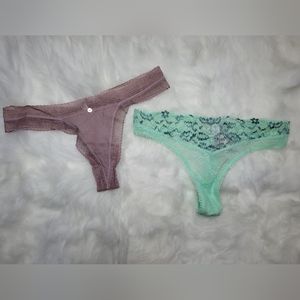 Victoria Secret's Thongs M